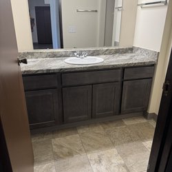 Riverwood Court bath