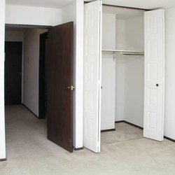 Riverwood Court bedroom